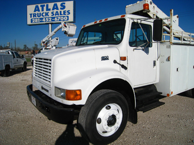 Great tires on this bucket truck.