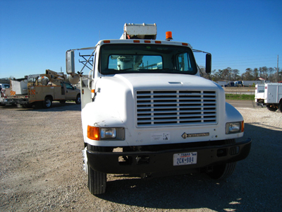 2001 International bucket truck.