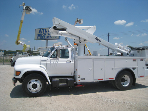 Rotating Basket Bucket Truck.