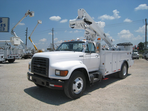 46 Foot Bucket Truck under CDL.