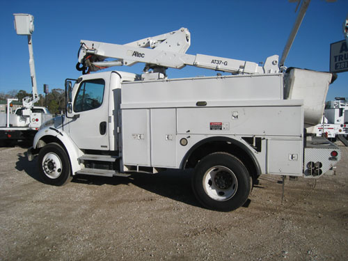 42 Foot Work Hieght bucket truck.