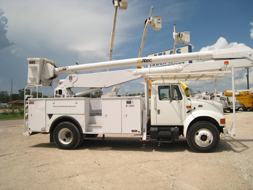 55 Foot Bucket Truck