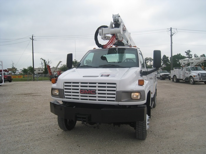 Bucket truck with Pintle Hitch.