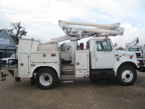 Bucket truck with curb access.