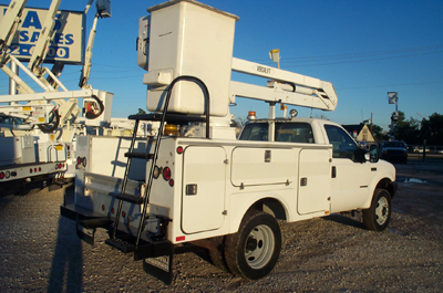 White Versalift bucket truck