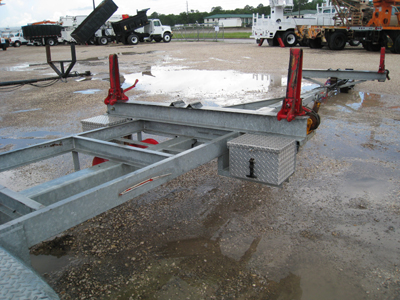 Extendable pole trailer.