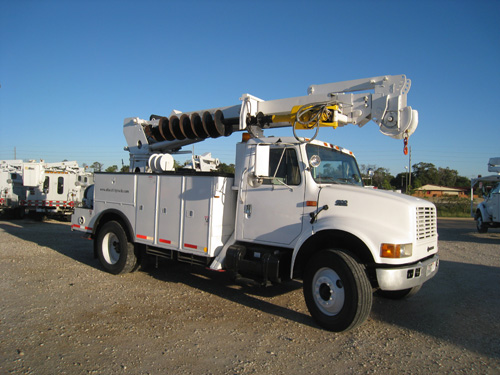 Digger Truck # D9572 | Atlas Truck Sales, Inc.