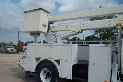 Bucket Truck - Lift-All's - 3443 & 2386 - Passenger Side